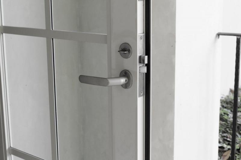 Quelle porte d'entr&eacute;e choisir pour allier s&eacute;curit&eacute; et esth&eacute;tique ?